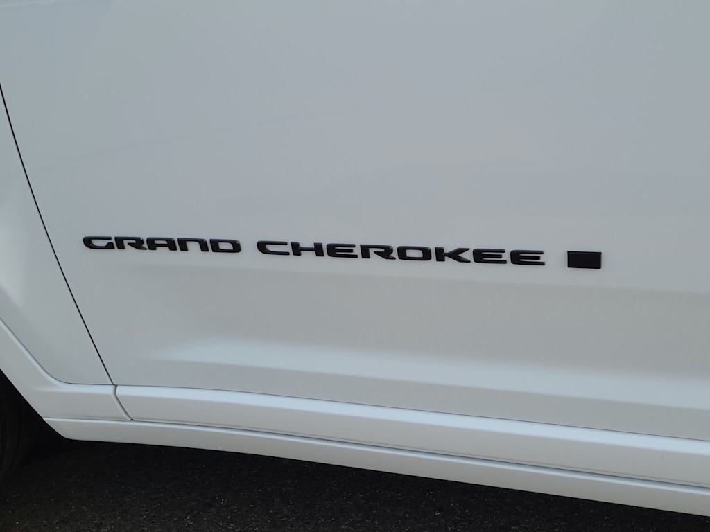 Thumbnail: 2025 Jeep Grand Cherokee - 7