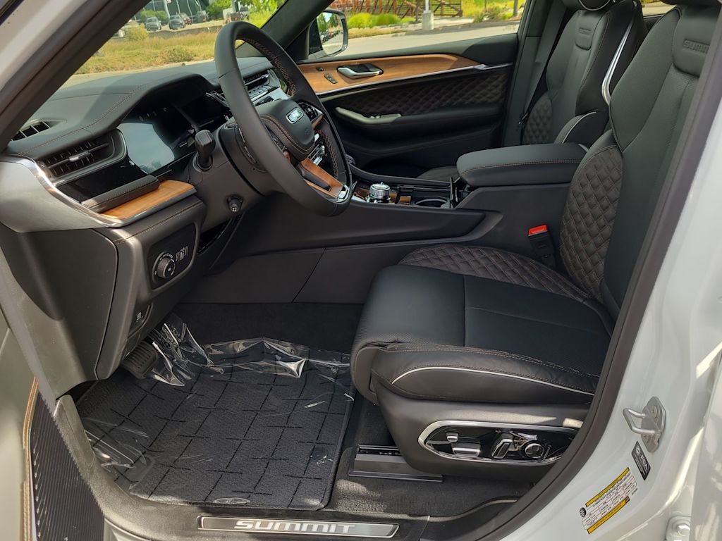 Thumbnail: 2025 Jeep Grand Cherokee - 11