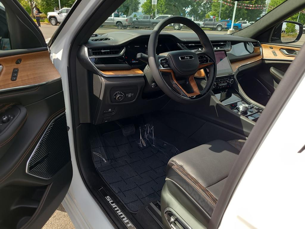 Thumbnail: 2025 Jeep Grand Cherokee - 2