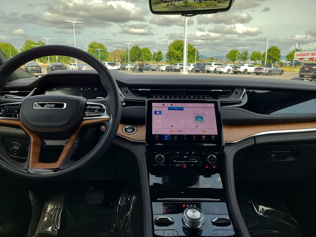 Thumbnail: 2025 Jeep Grand Cherokee - 10