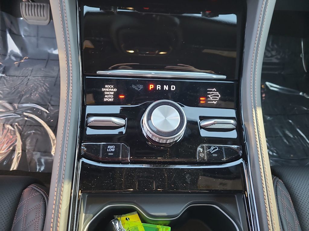 Thumbnail: 2025 Jeep Grand Cherokee - 28