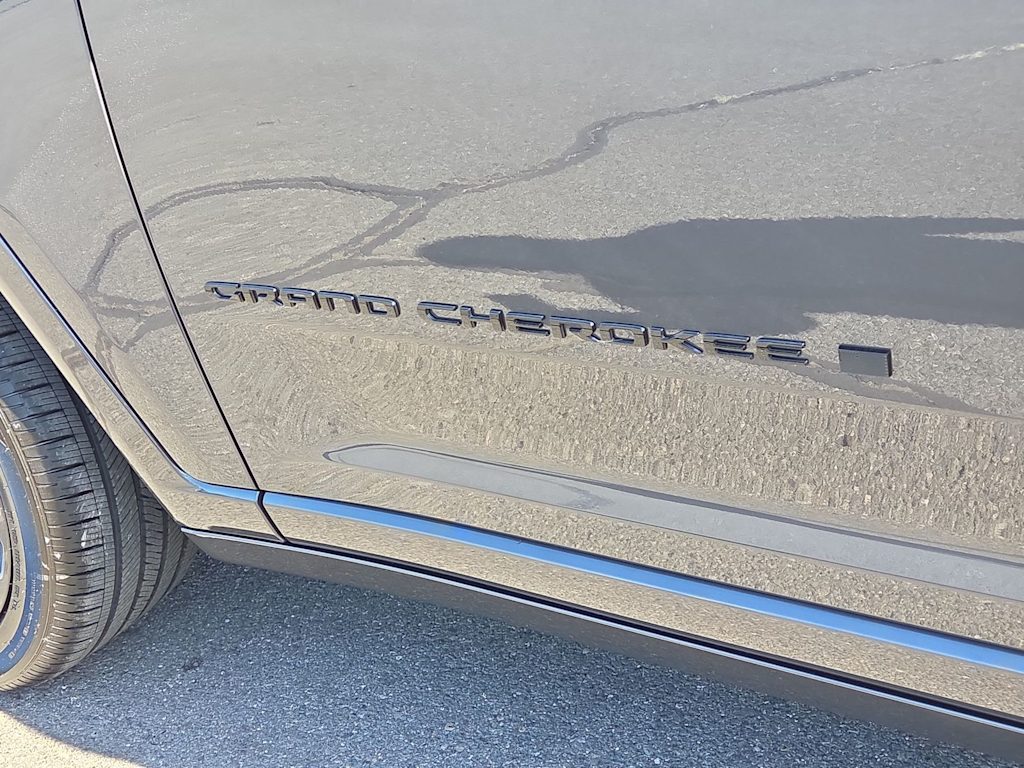 Thumbnail: 2026 Jeep Grand Cherokee - 7