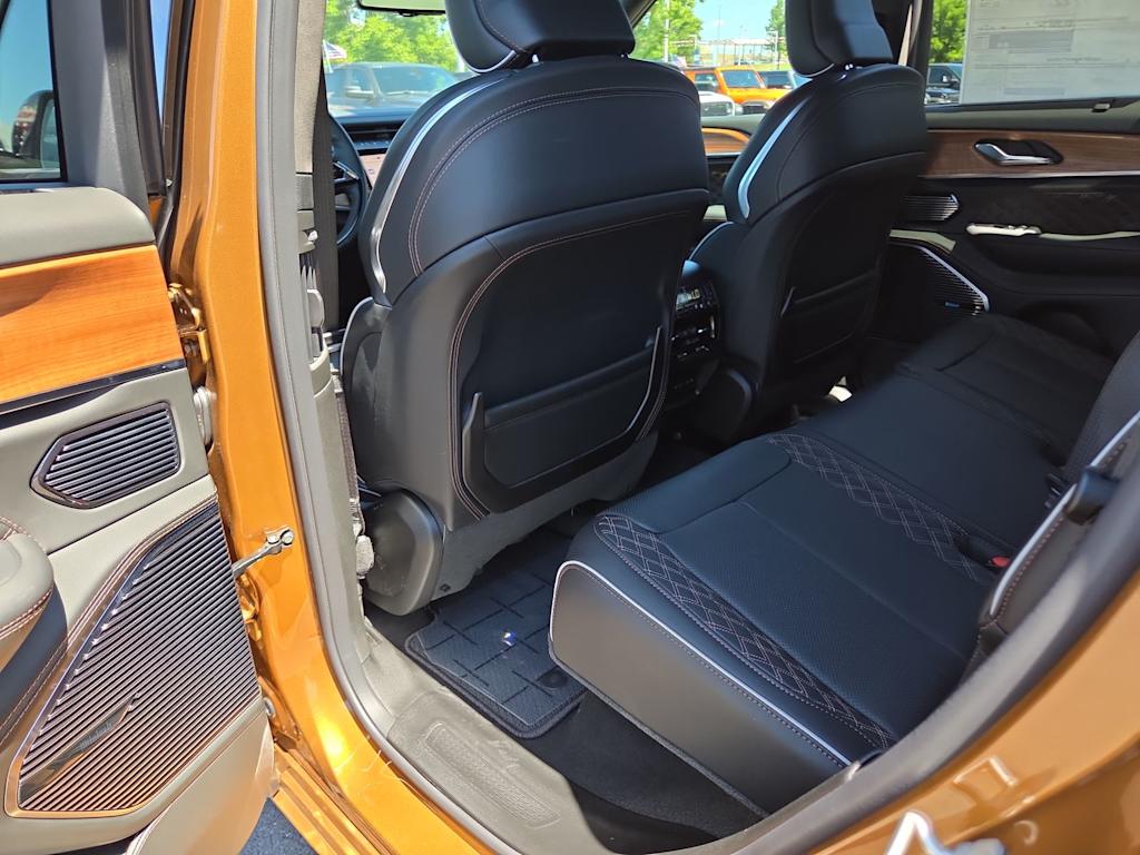 Thumbnail: 2026 Jeep Grand Cherokee - 13