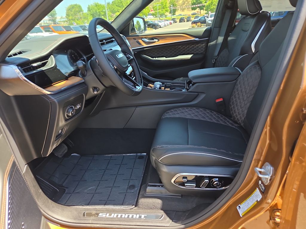 Thumbnail: 2026 Jeep Grand Cherokee - 11