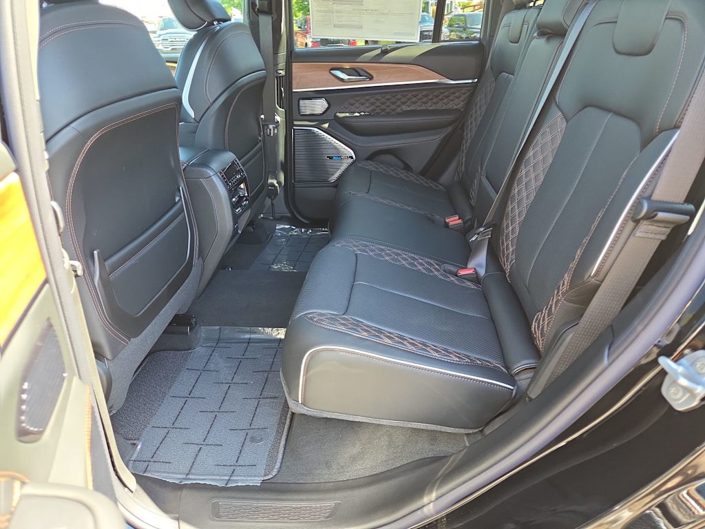 Thumbnail: 2026 Jeep Grand Cherokee - 27