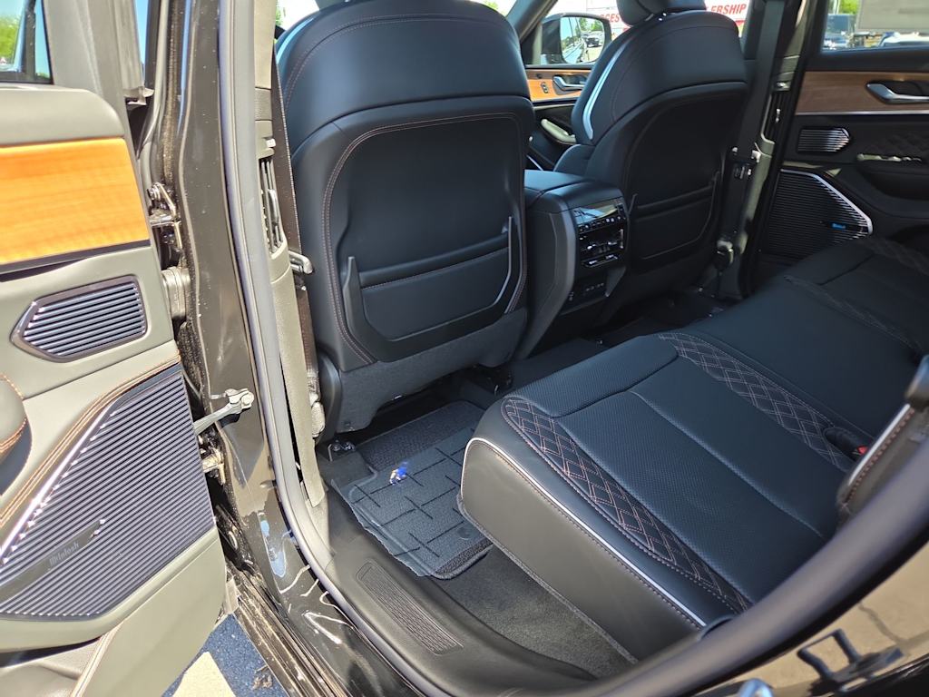 Thumbnail: 2026 Jeep Grand Cherokee - 13