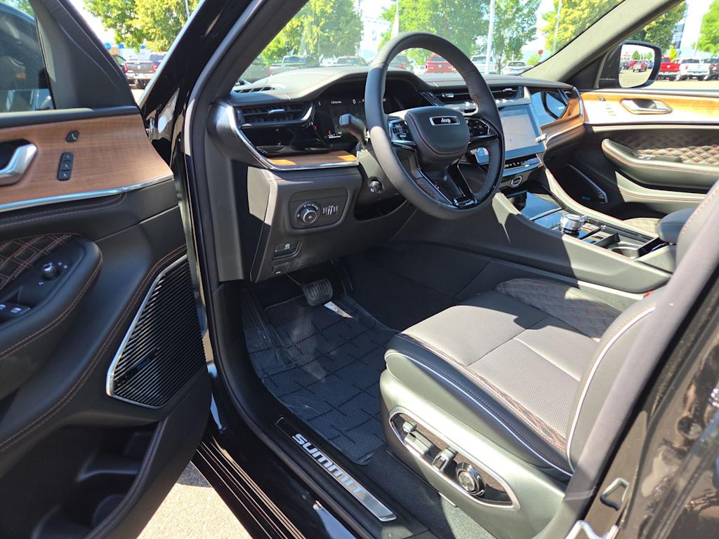 Thumbnail: 2026 Jeep Grand Cherokee - 2