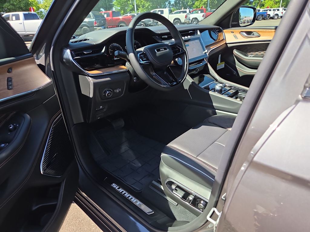Thumbnail: 2026 Jeep Grand Cherokee - 22