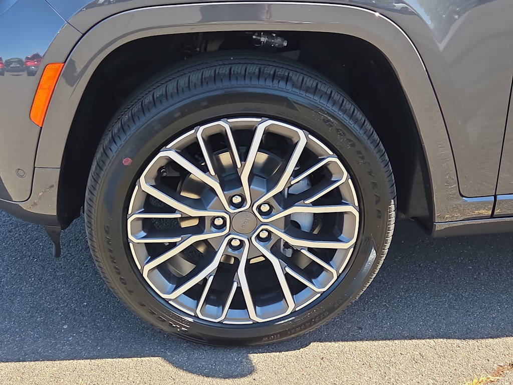 Thumbnail: 2026 Jeep Grand Cherokee - 8