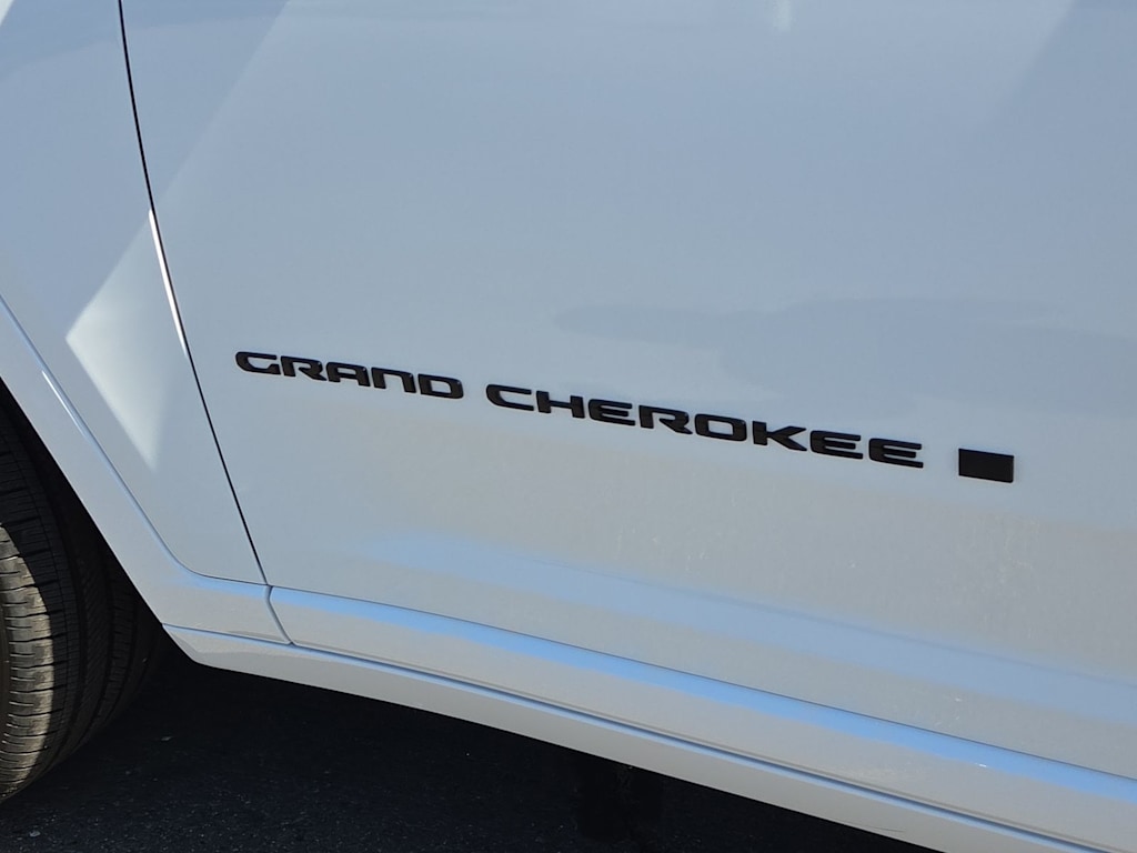 Thumbnail: 2026 Jeep Grand Cherokee - 7