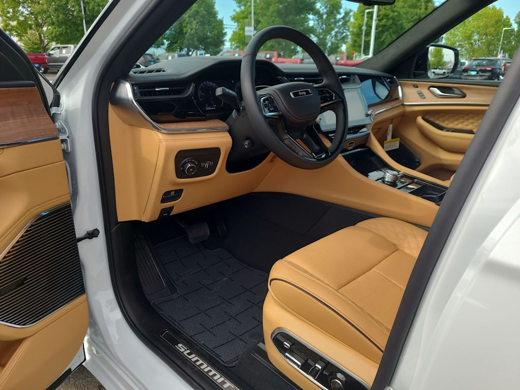 Thumbnail: 2026 Jeep Grand Cherokee - 10