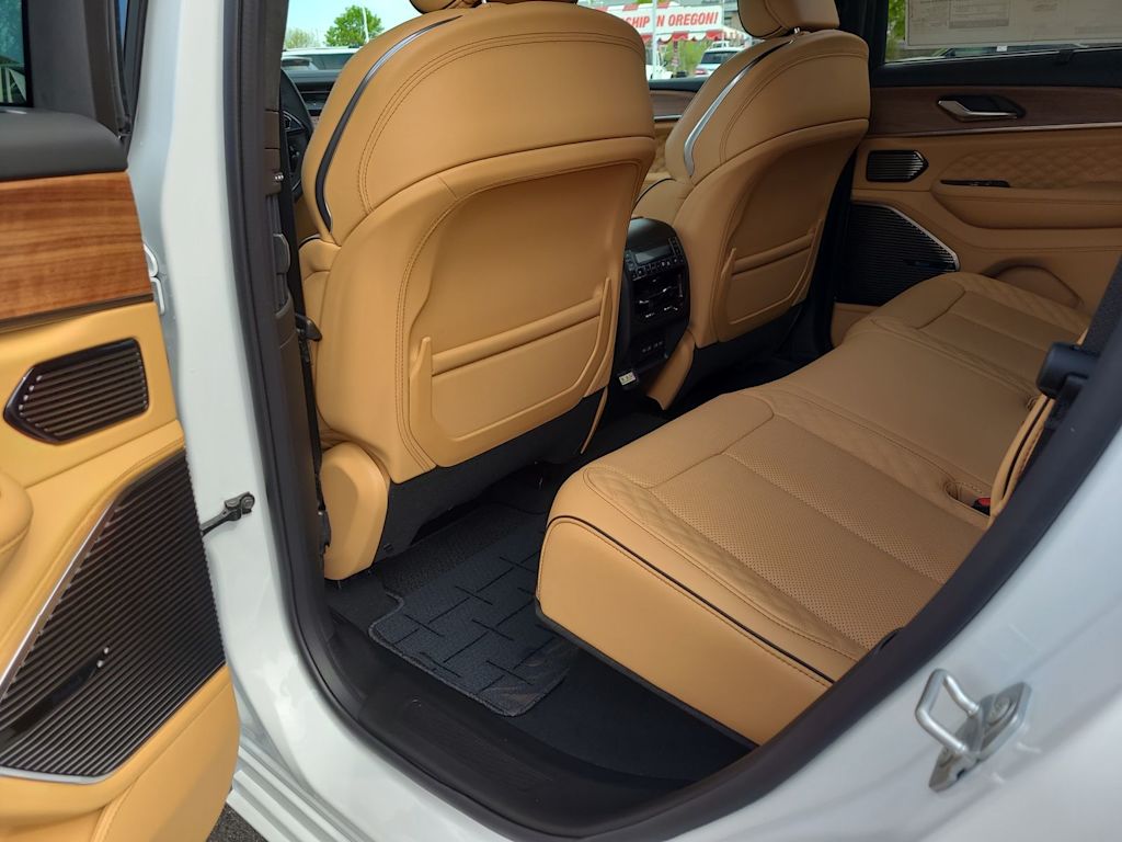 Thumbnail: 2026 Jeep Grand Cherokee - 12