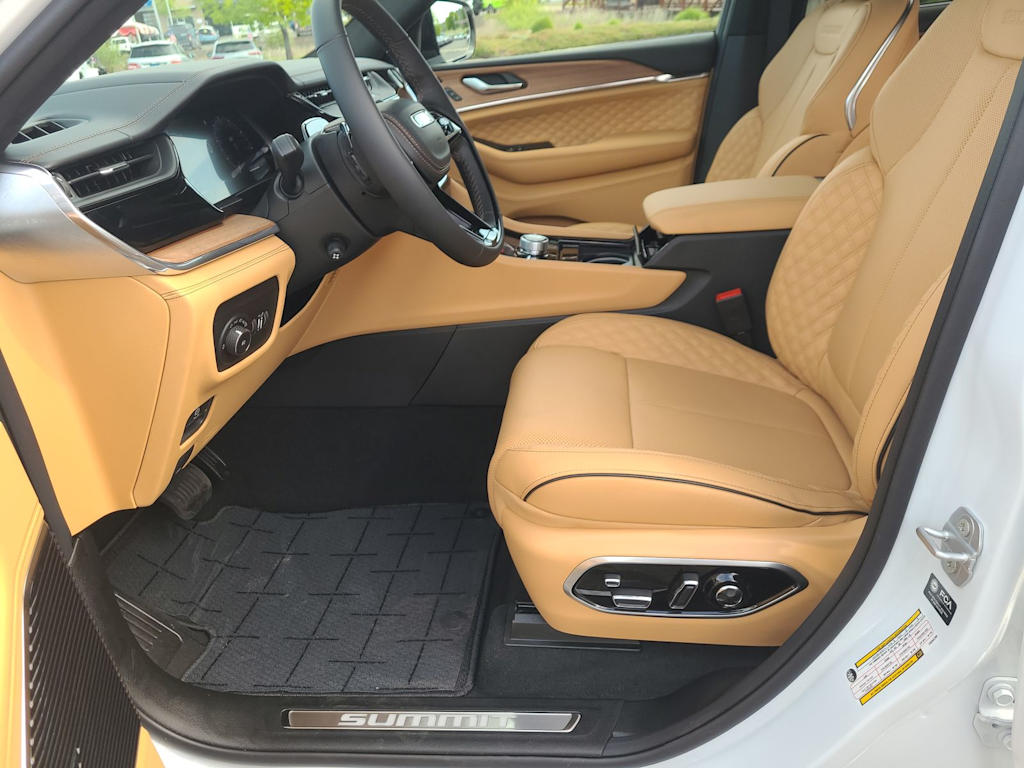 Thumbnail: 2026 Jeep Grand Cherokee - 11