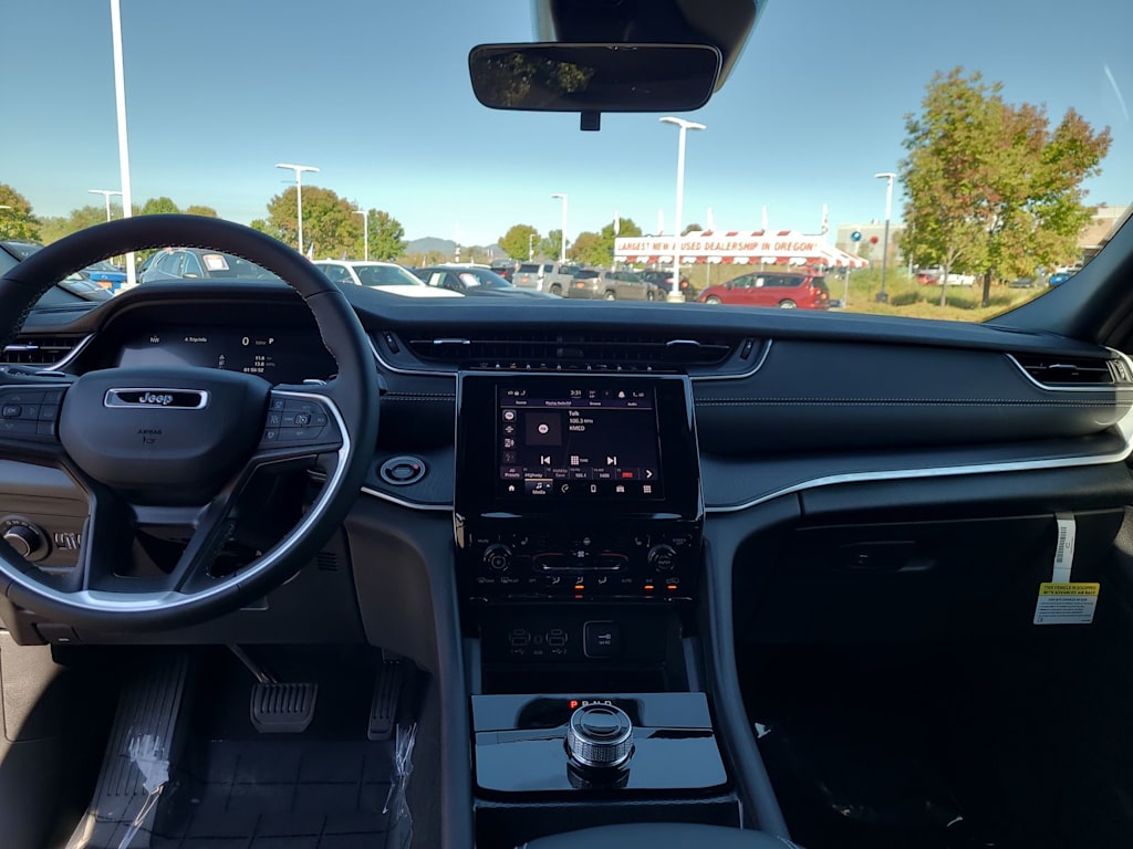 Thumbnail: 2025 Jeep Grand Cherokee L - 9