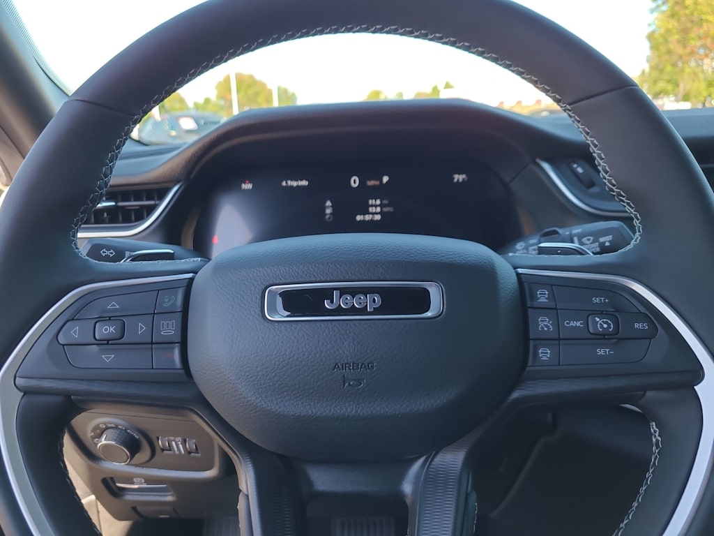 Thumbnail: 2025 Jeep Grand Cherokee L - 28