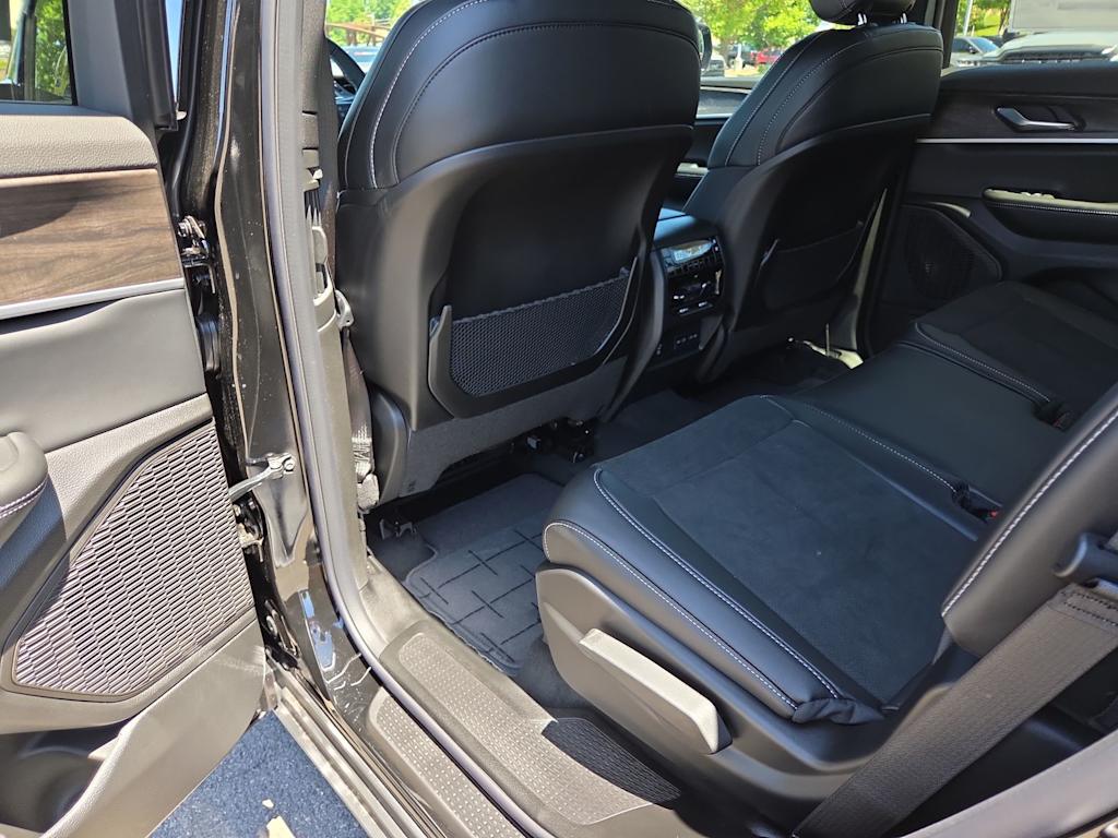 Thumbnail: 2026 Jeep Grand Cherokee L - 12