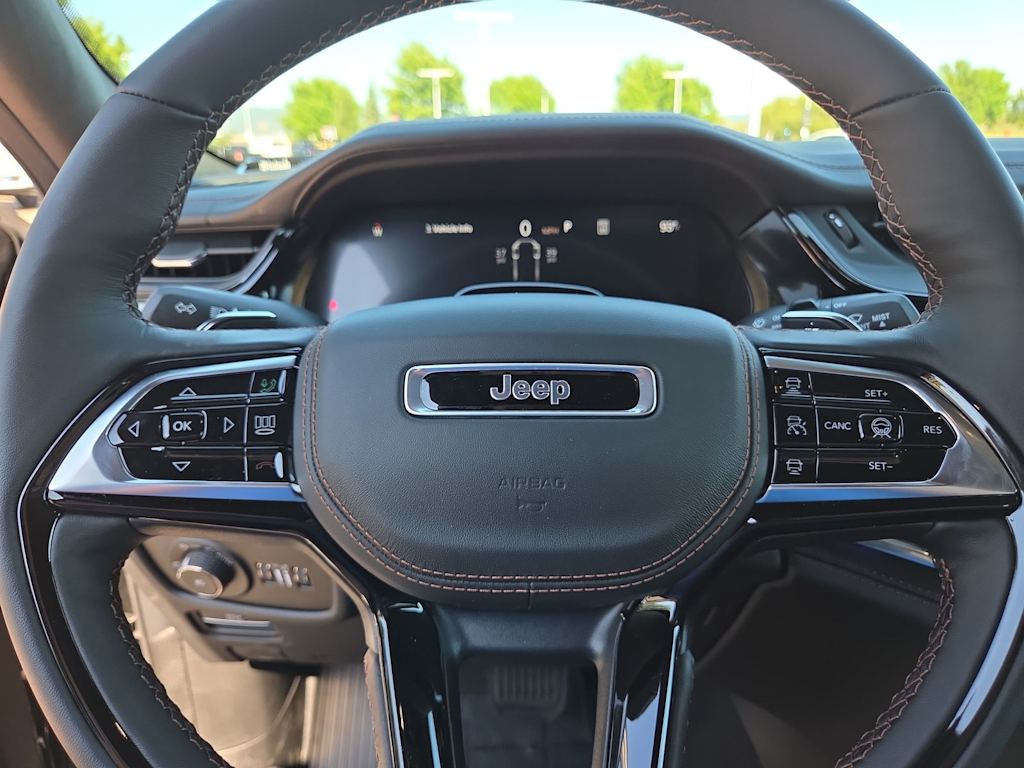 Thumbnail: 2026 Jeep Grand Cherokee L - 28