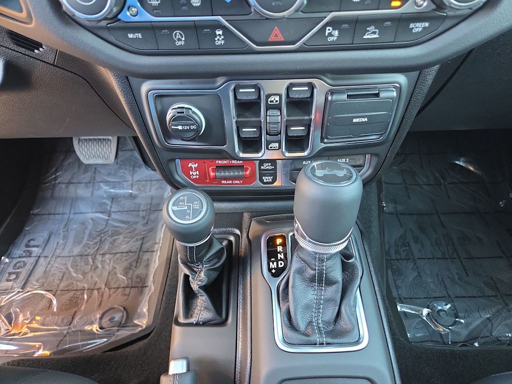 Thumbnail: 2026 Jeep Wrangler - 15