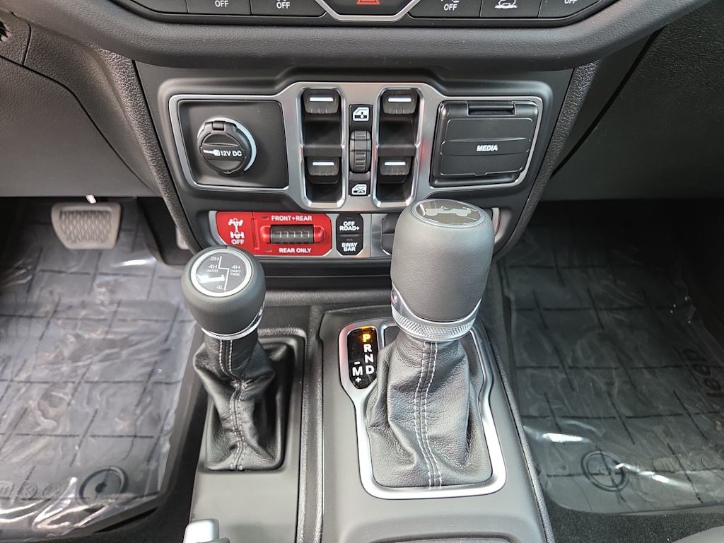 Thumbnail: 2026 Jeep Wrangler - 14