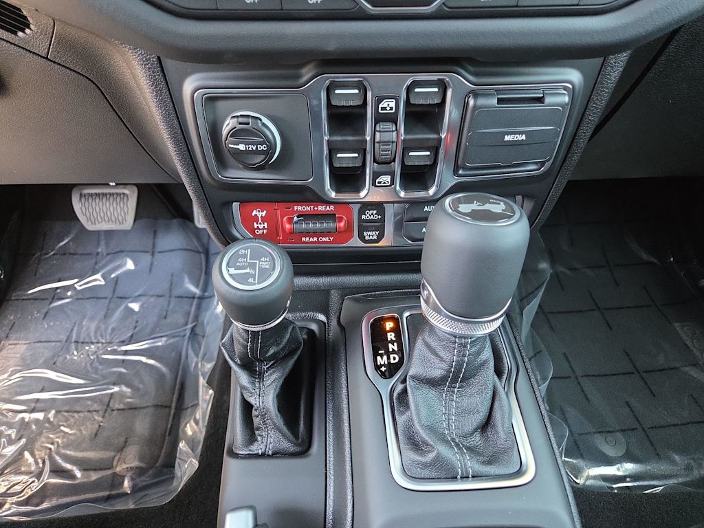 Thumbnail: 2026 Jeep Wrangler - 14