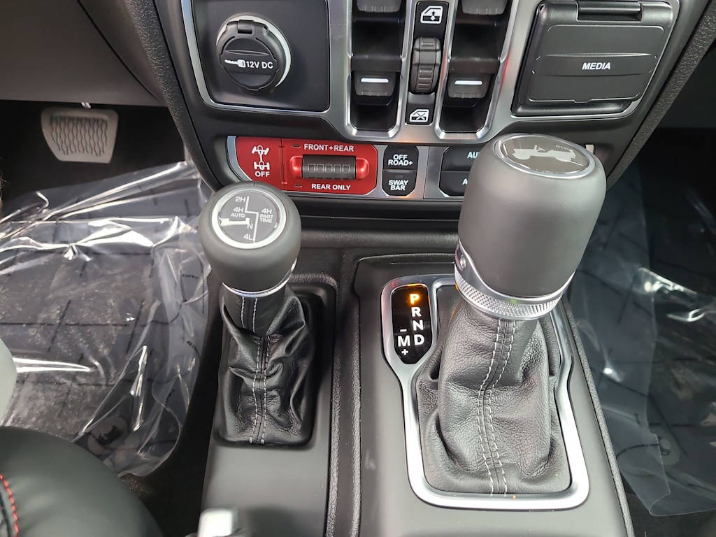 Thumbnail: 2025 Jeep Wrangler - 14