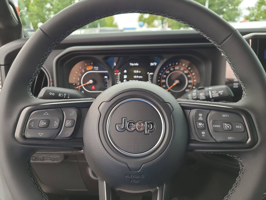 Thumbnail: 2025 Jeep Wrangler - 29