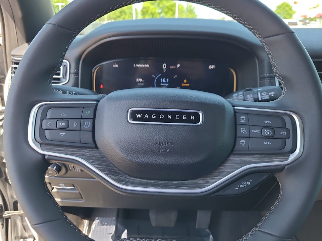 Thumbnail: 2024 Jeep Wagoneer - 28