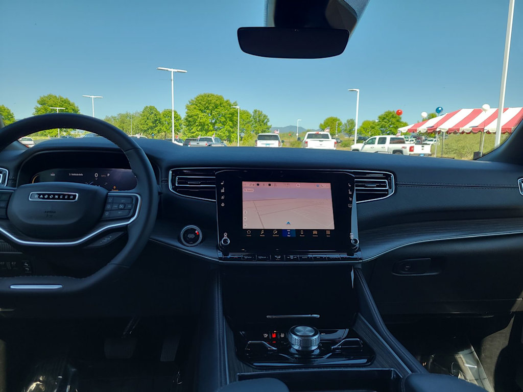 Thumbnail: 2024 Jeep Wagoneer - 9