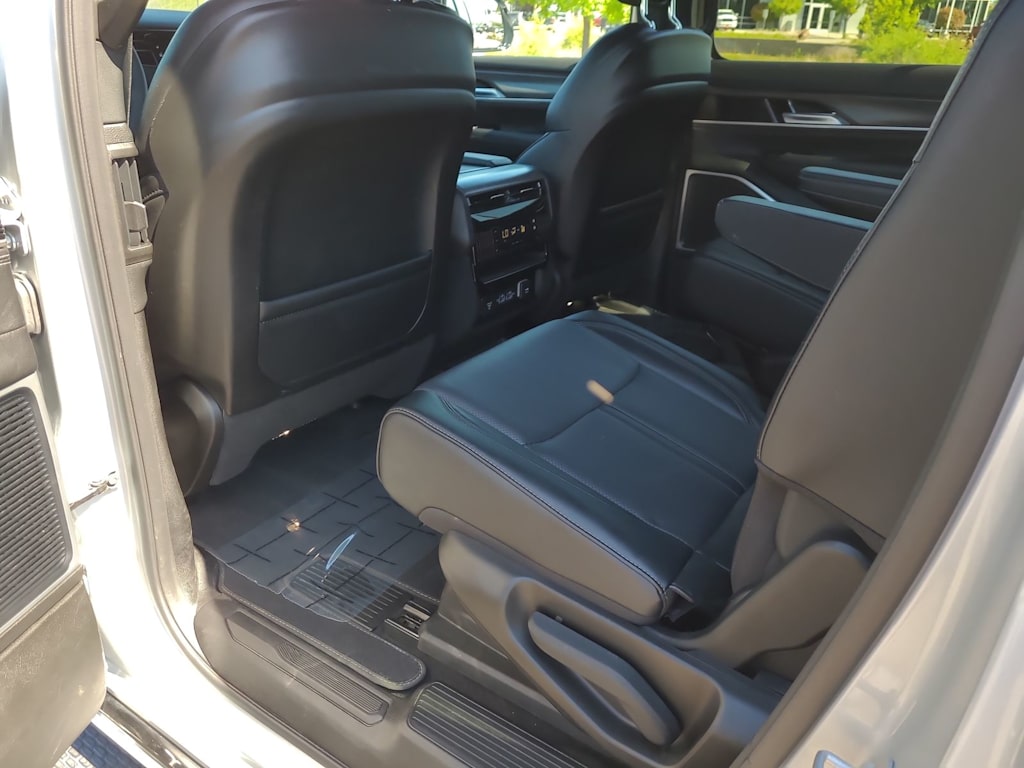 Thumbnail: 2024 Jeep Wagoneer - 12