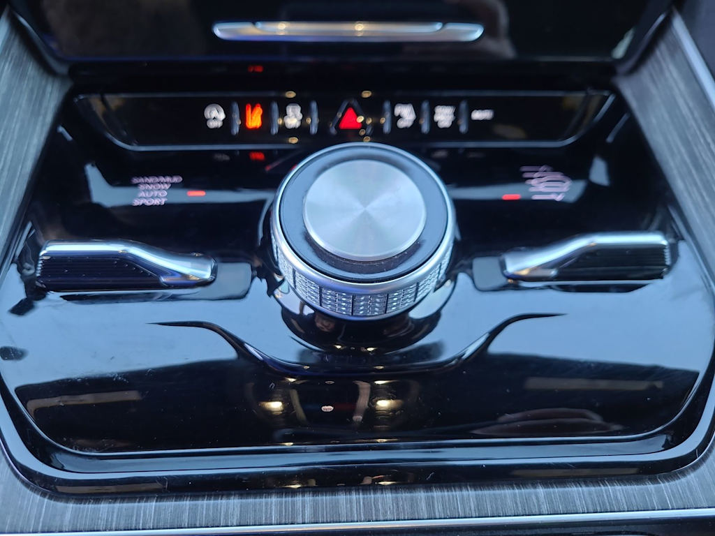 Thumbnail: 2024 Jeep Wagoneer - 29