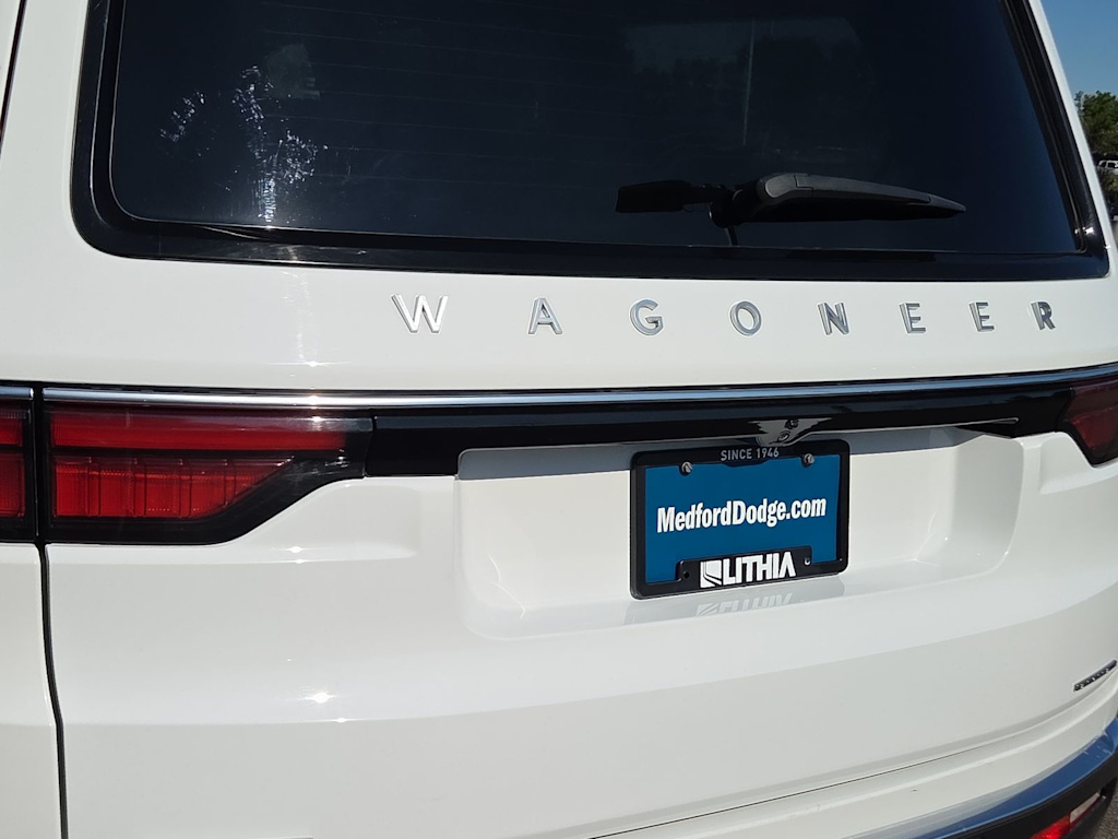 Thumbnail: 2022 Jeep Wagoneer - 12