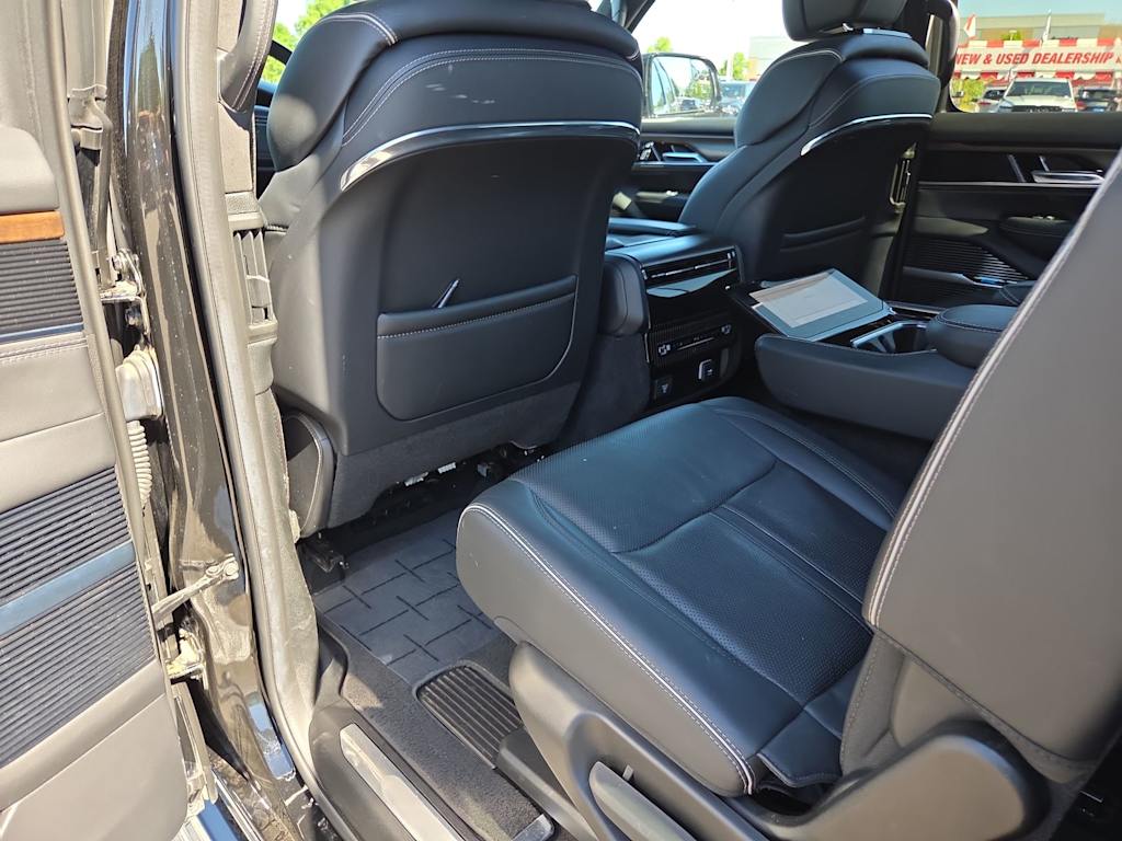 Thumbnail: 2022 Jeep Grand Wagoneer - 26