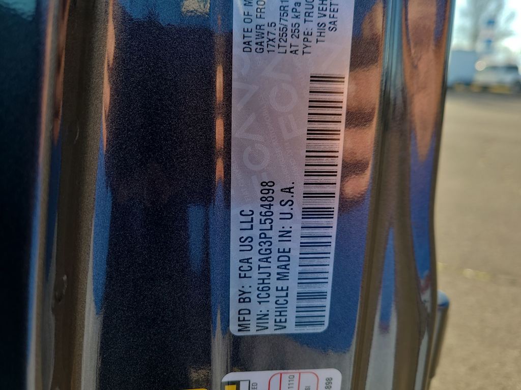 Thumbnail: 2023 Jeep Gladiator - 18