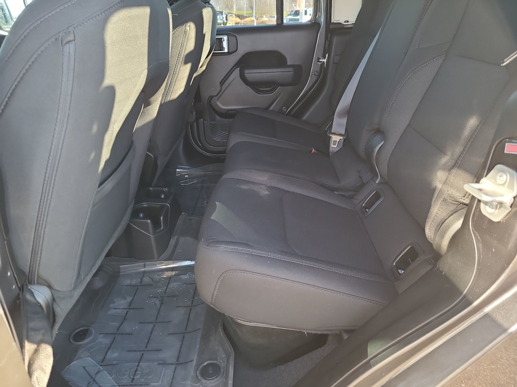 Thumbnail: 2023 Jeep Gladiator - 27