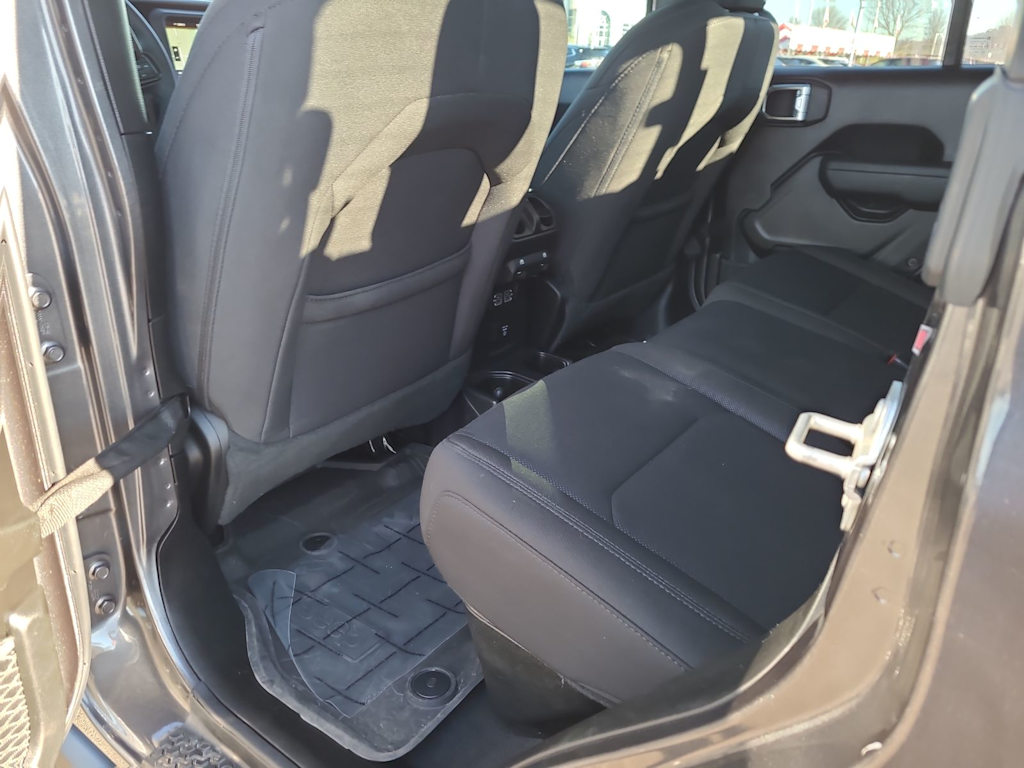 Thumbnail: 2023 Jeep Gladiator - 12