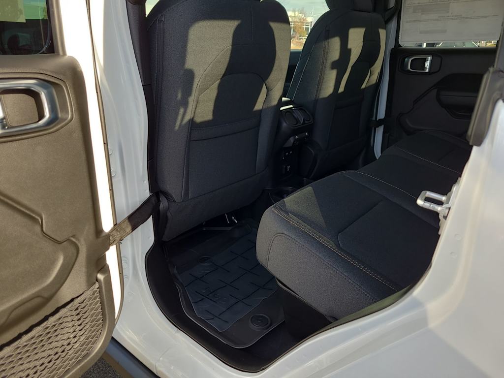 Thumbnail: 2026 Jeep Gladiator - 12