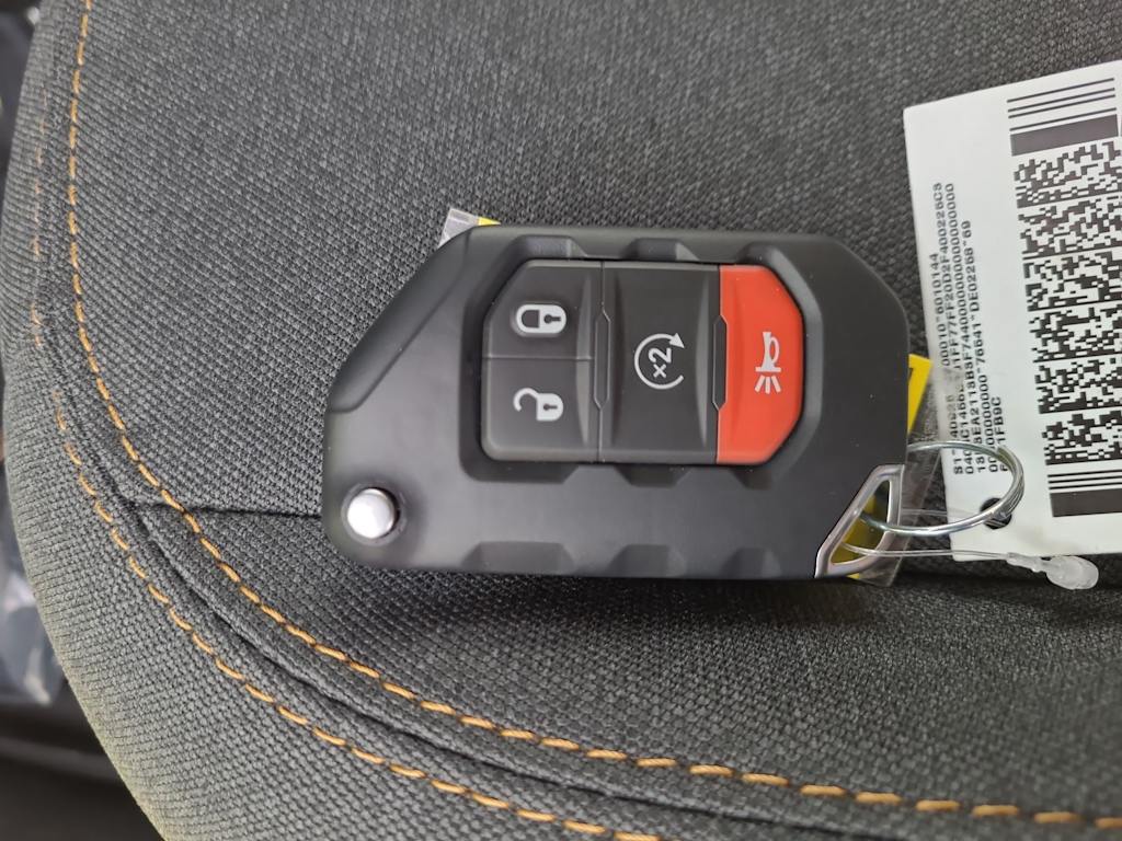 Thumbnail: 2026 Jeep Gladiator - 18