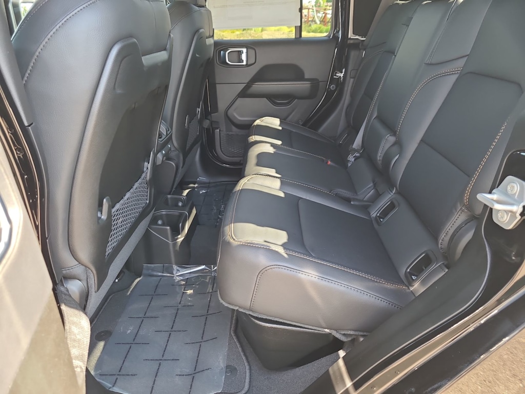 Thumbnail: 2025 Jeep Gladiator - 27