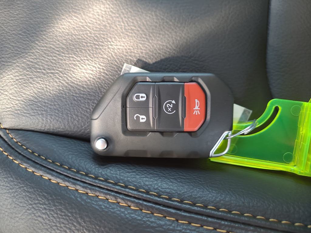 Thumbnail: 2025 Jeep Gladiator - 16