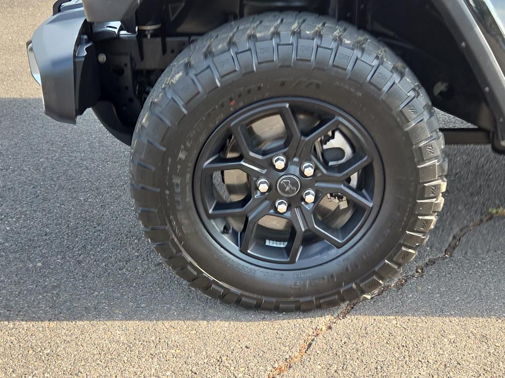 Thumbnail: 2025 Jeep Gladiator - 8