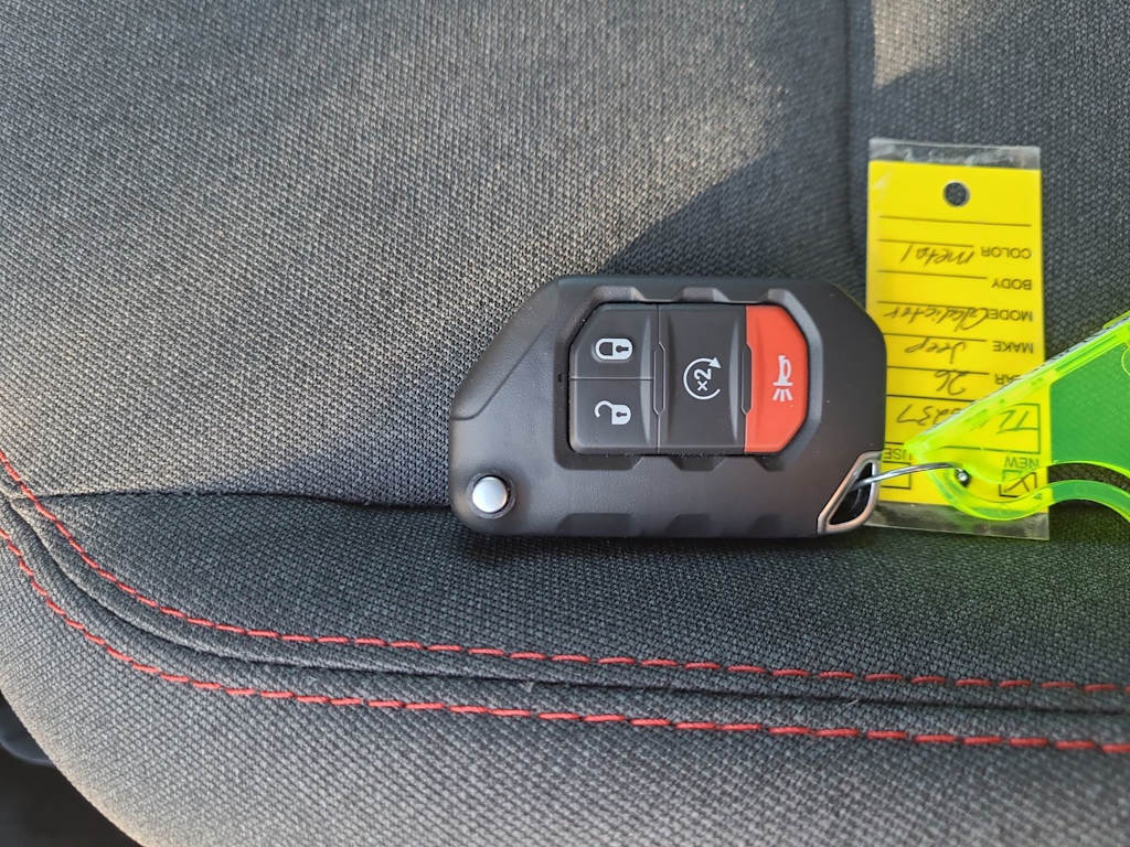 Thumbnail: 2026 Jeep Gladiator - 18