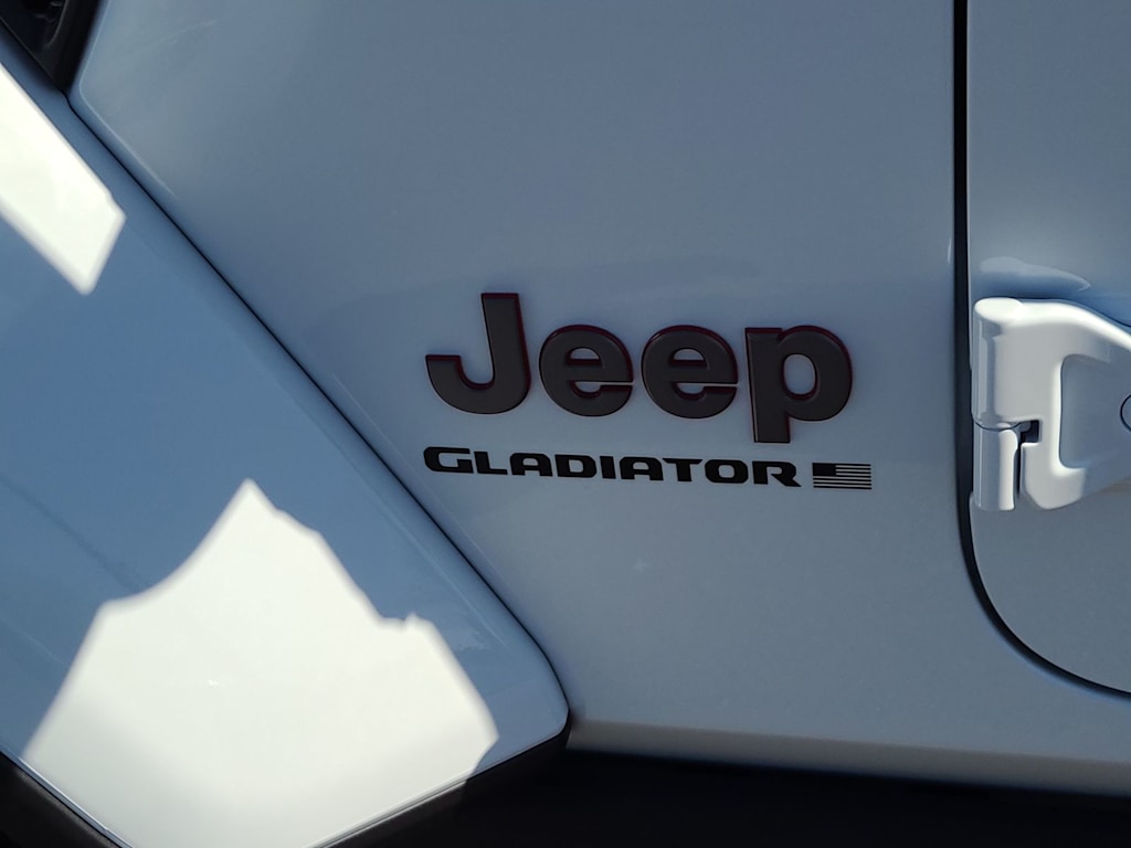 Thumbnail: 2026 Jeep Gladiator - 16