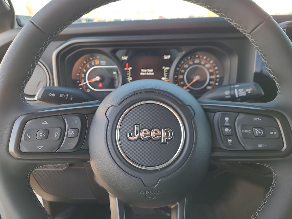 Thumbnail: 2026 Jeep Gladiator - 13