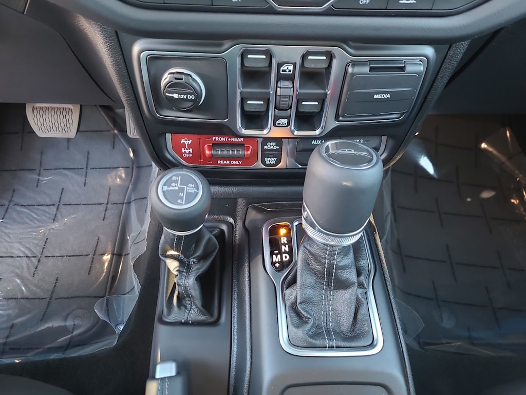 Thumbnail: 2026 Jeep Gladiator - 14