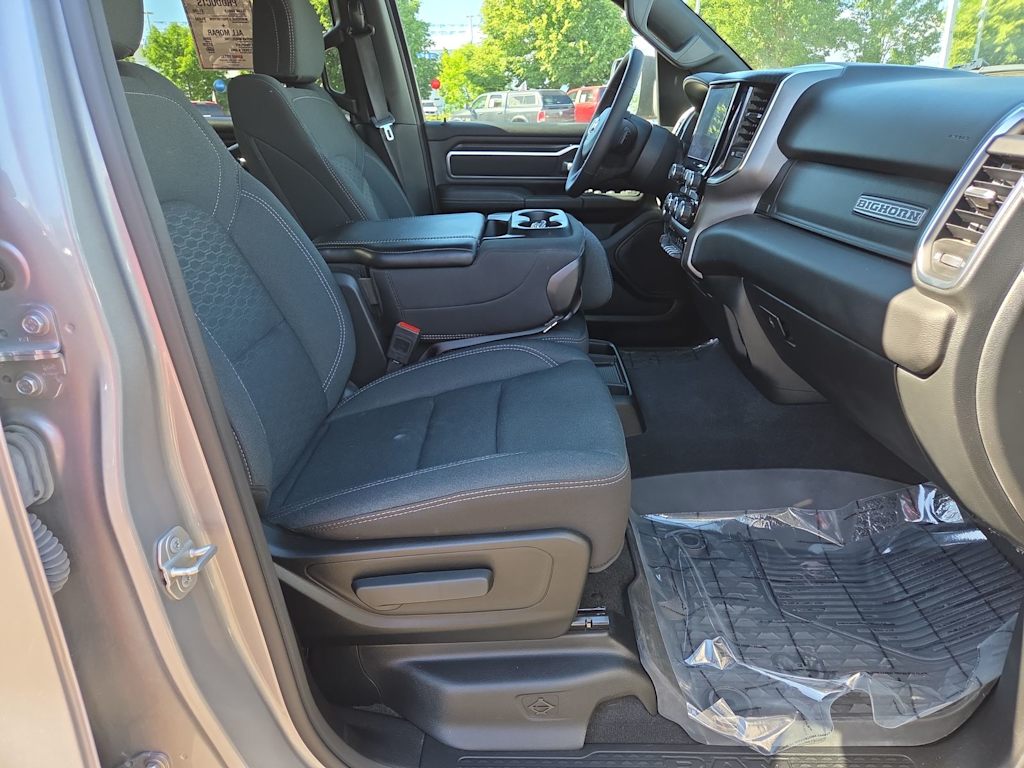 Thumbnail: 2025 RAM 1500 - 10