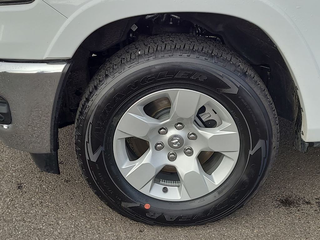 Thumbnail: 2025 RAM 1500 - 8