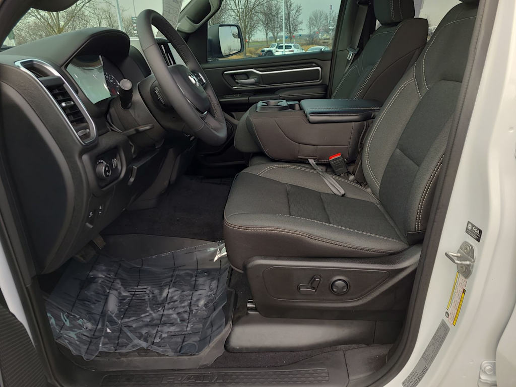 Thumbnail: 2025 RAM 1500 - 10