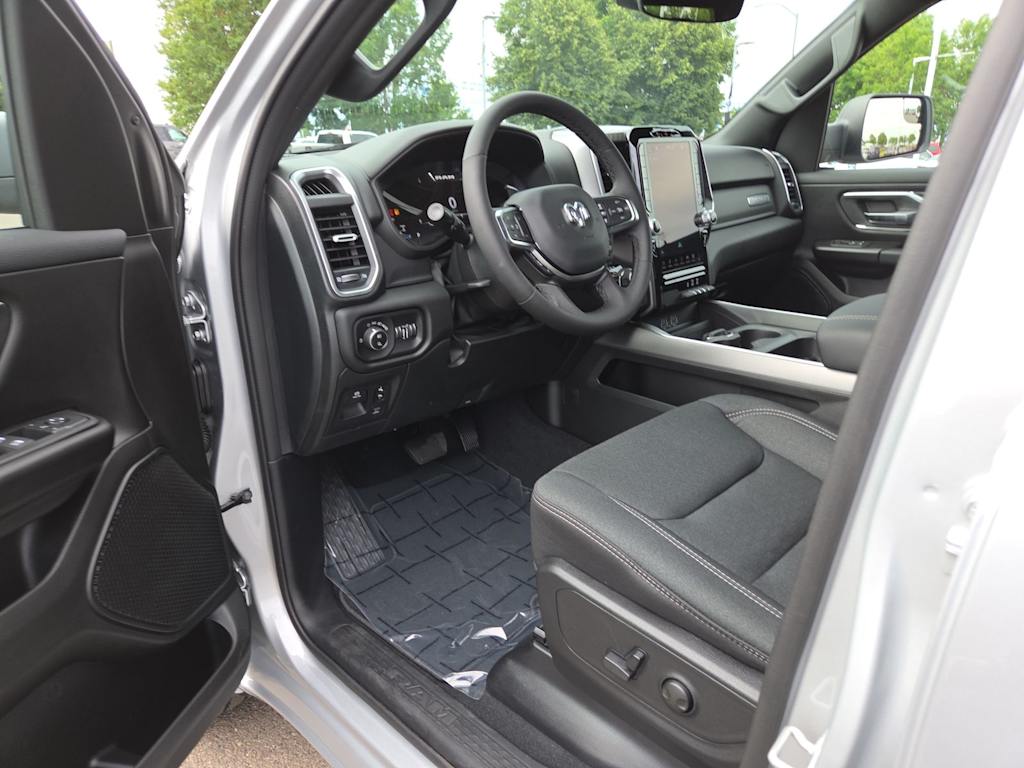 Thumbnail: 2026 RAM 1500 - 2