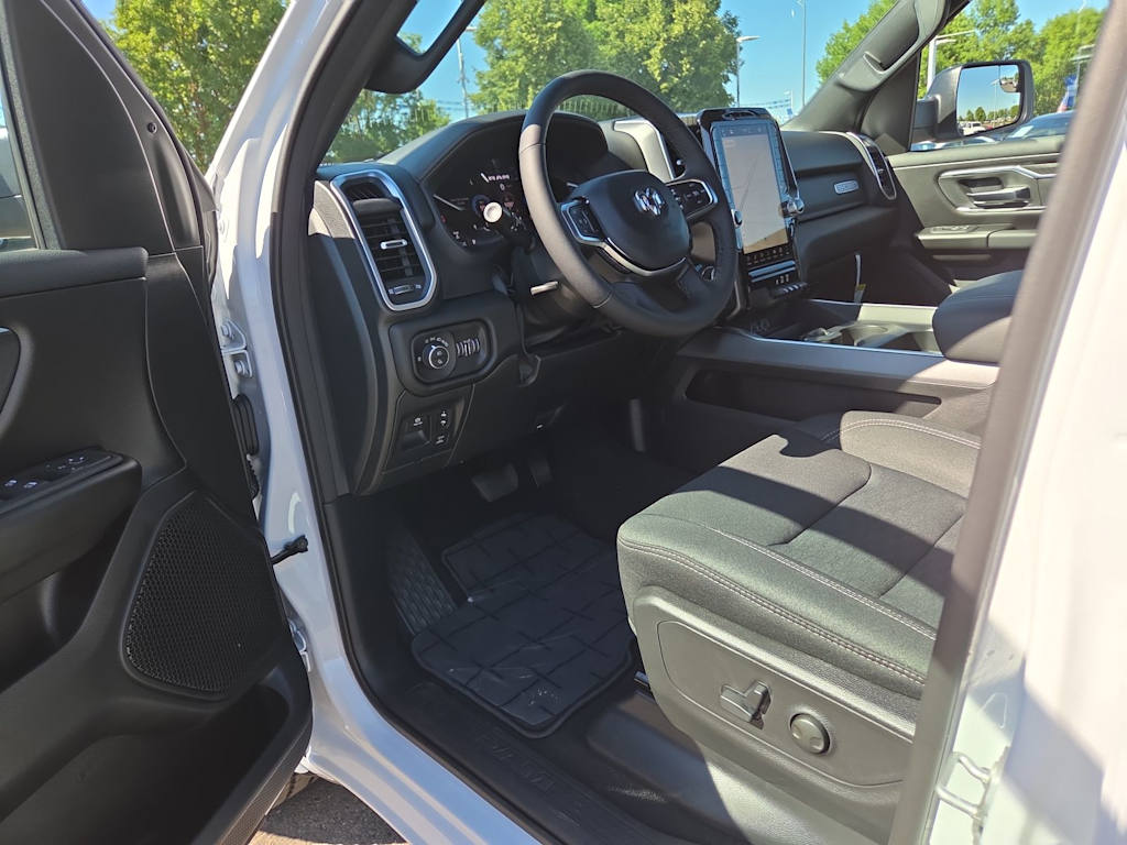 Thumbnail: 2026 RAM 1500 - 2