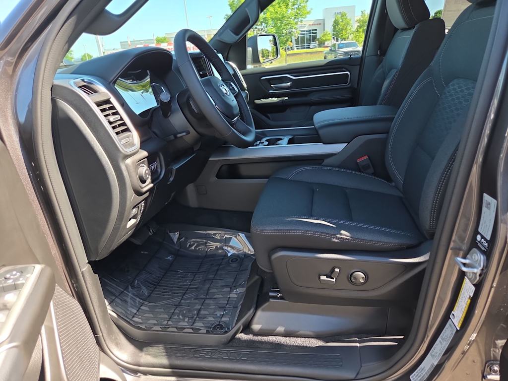 Thumbnail: 2026 RAM 1500 - 10